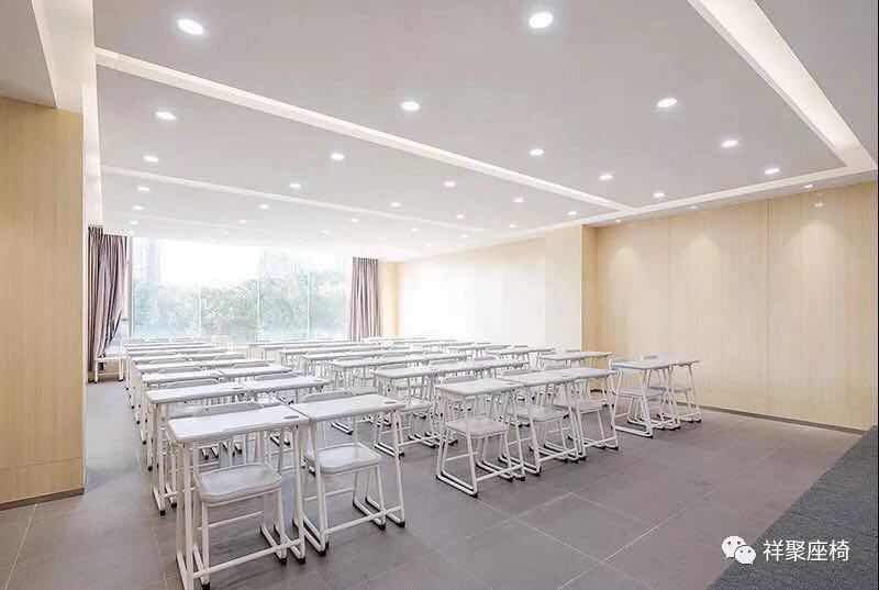 新時(shí)代的發(fā)展，課桌椅正在悄悄變樣